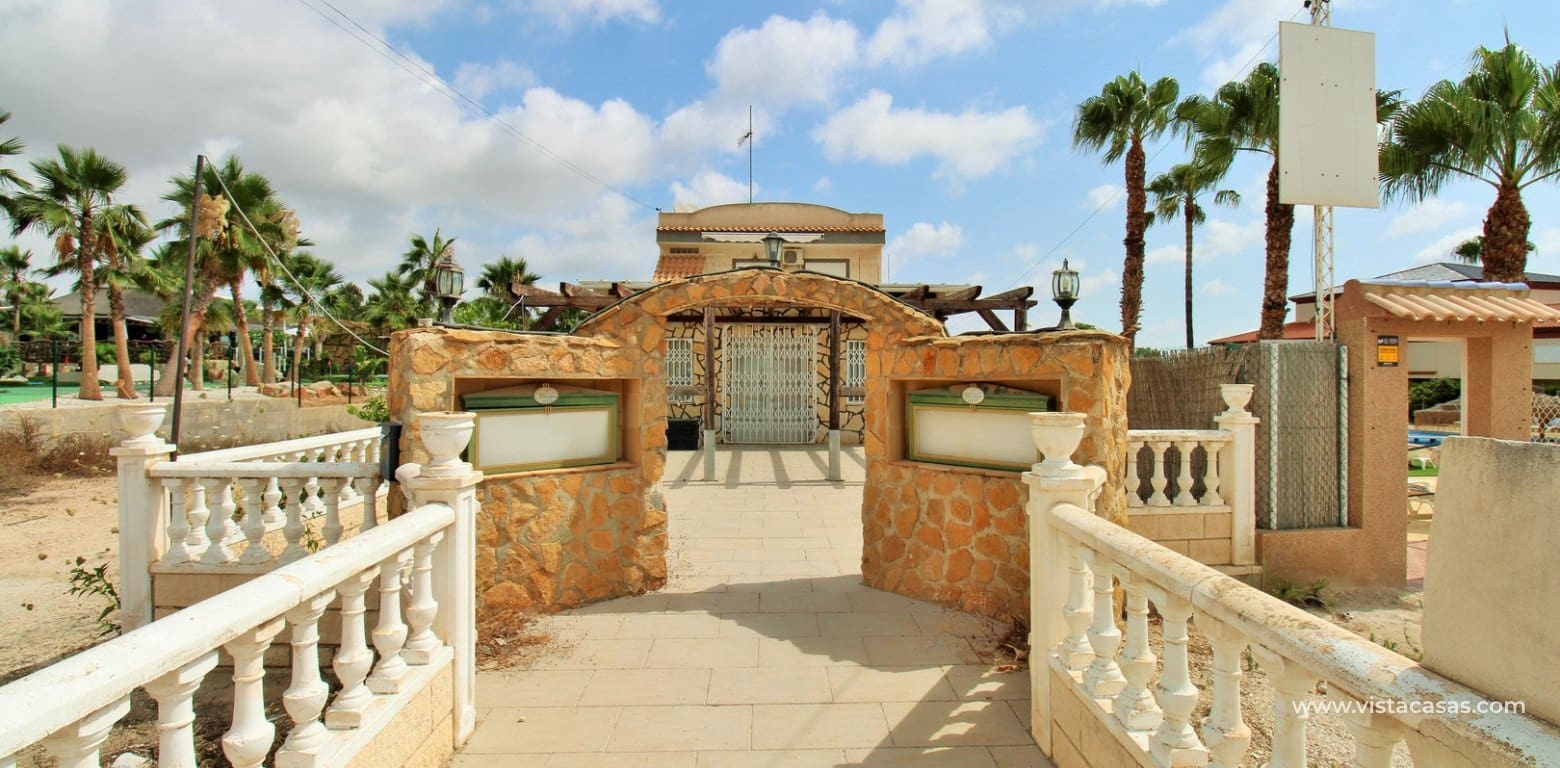 3 slaapkamer Commercieel te koop in Villamartin - € 374.900 (Ref: 9123720)