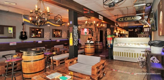 Komercyjne na sprzedaż w Villamartin, Orihuela z basenem - 299 000 € (Ref: 9131712)