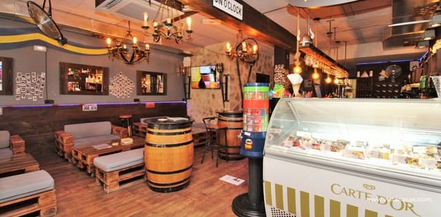 Komercyjne na sprzedaż w Villamartin, Orihuela z basenem - 299 000 € (Ref: 9131712)