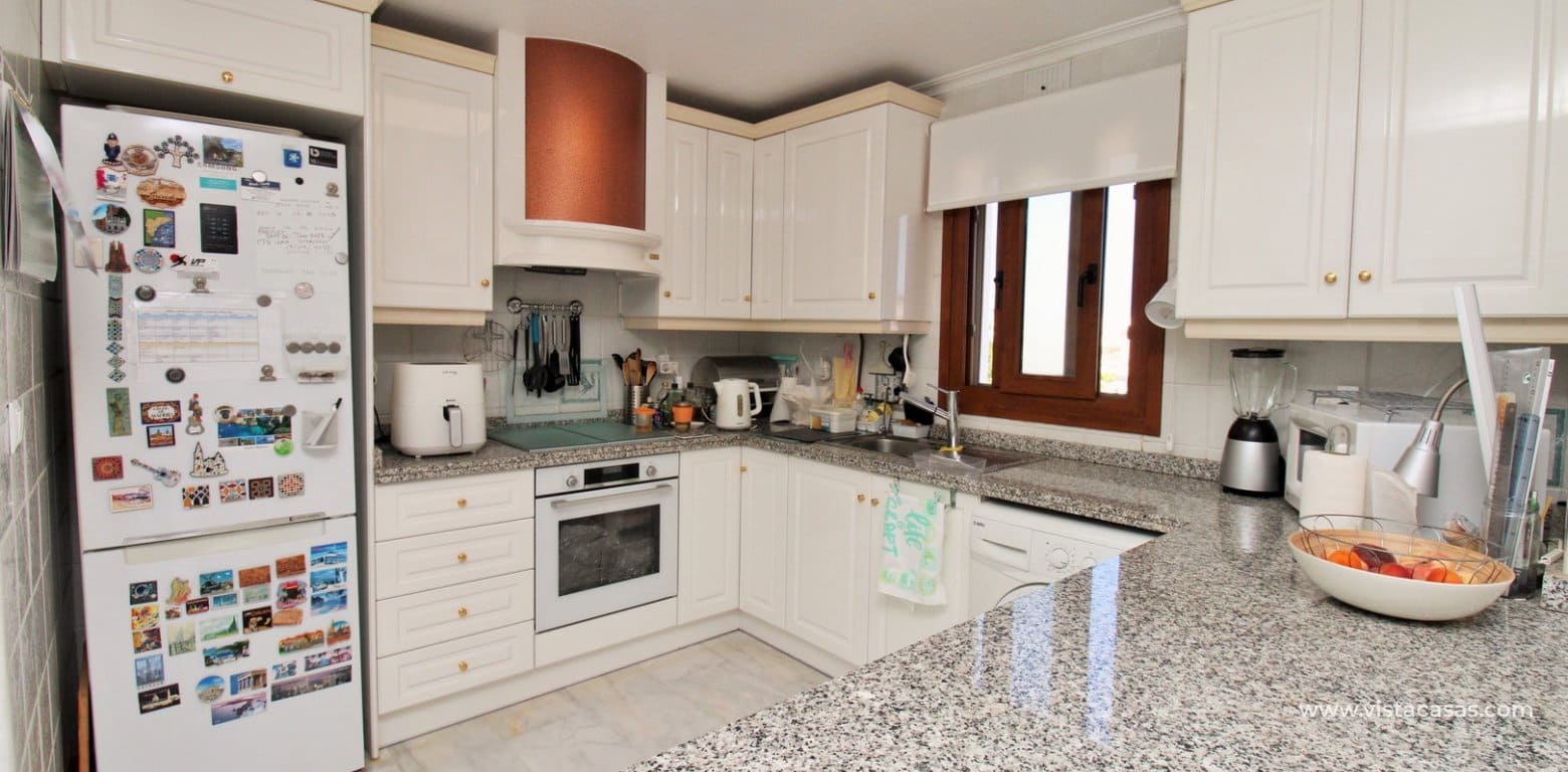 2 soveværelse Lejlighed til salg i Villamartin med swimmingpool - € 179.999 (Ref: 9137498)