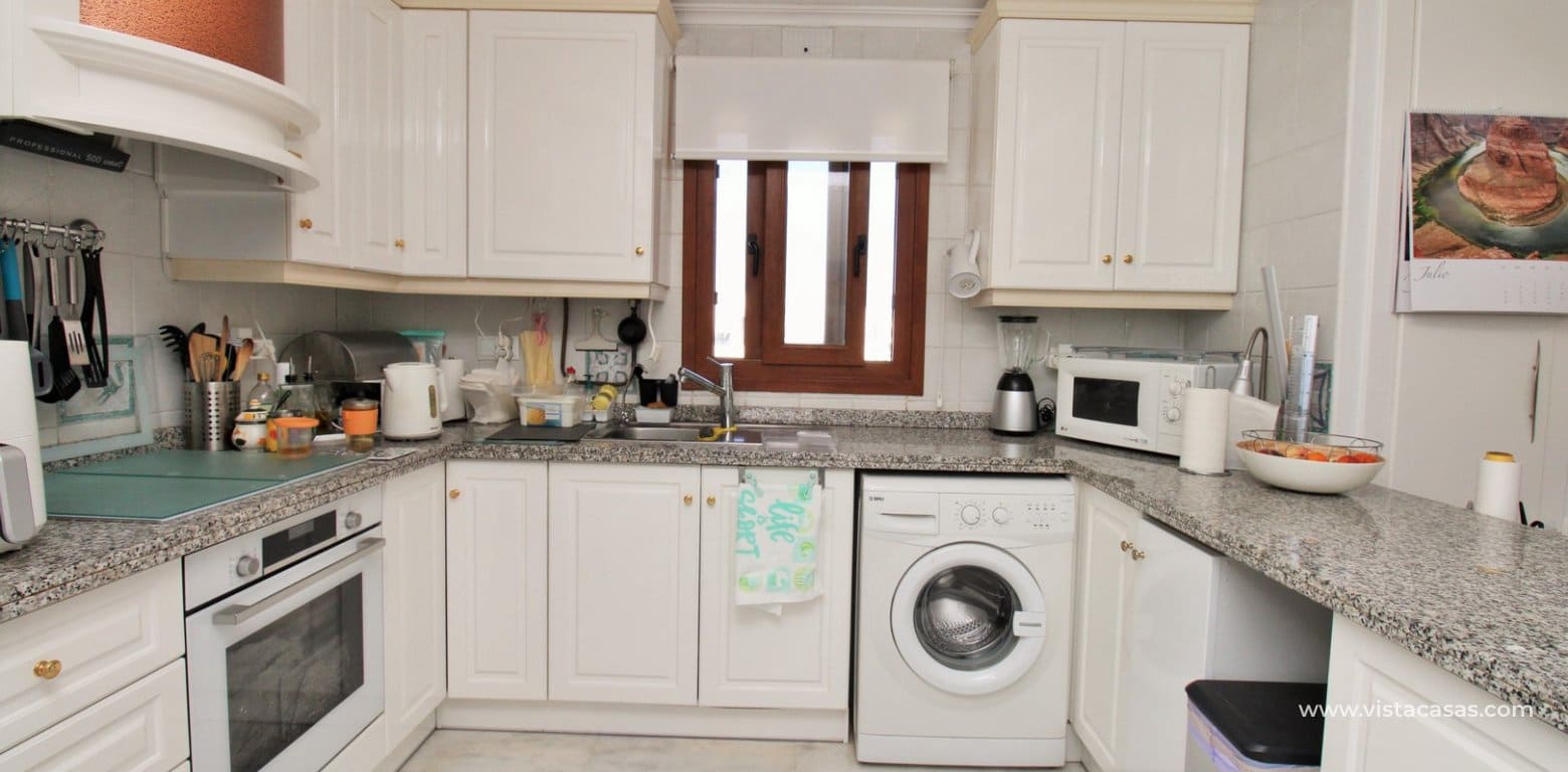 2 soveværelse Lejlighed til salg i Villamartin med swimmingpool - € 179.999 (Ref: 9137498)