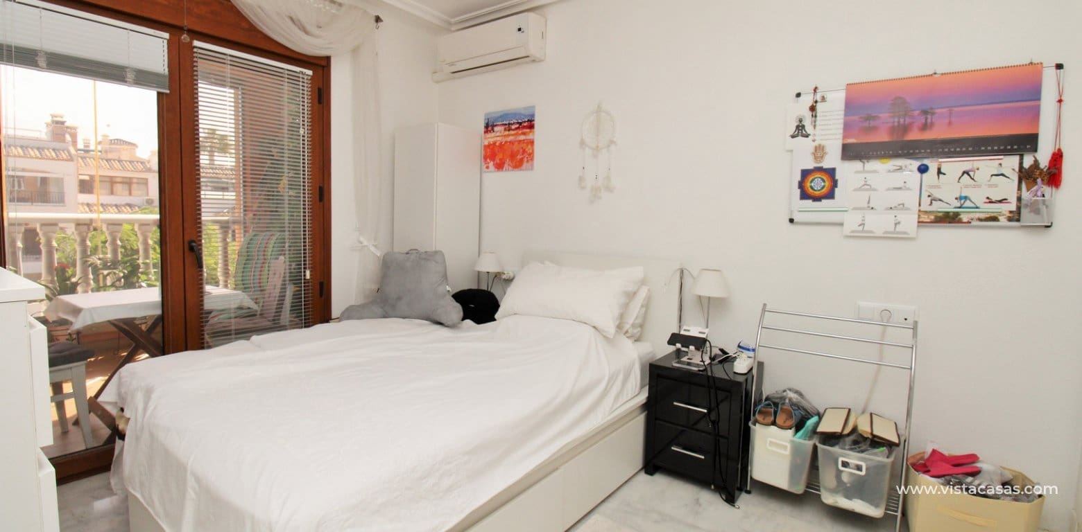 2 soveværelse Lejlighed til salg i Villamartin med swimmingpool - € 179.999 (Ref: 9137498)