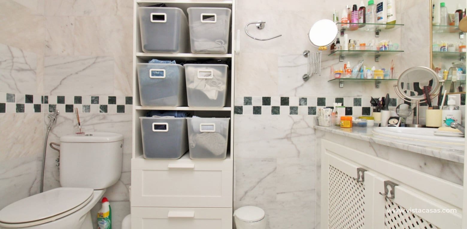 2 soveværelse Lejlighed til salg i Villamartin med swimmingpool - € 179.999 (Ref: 9137498)