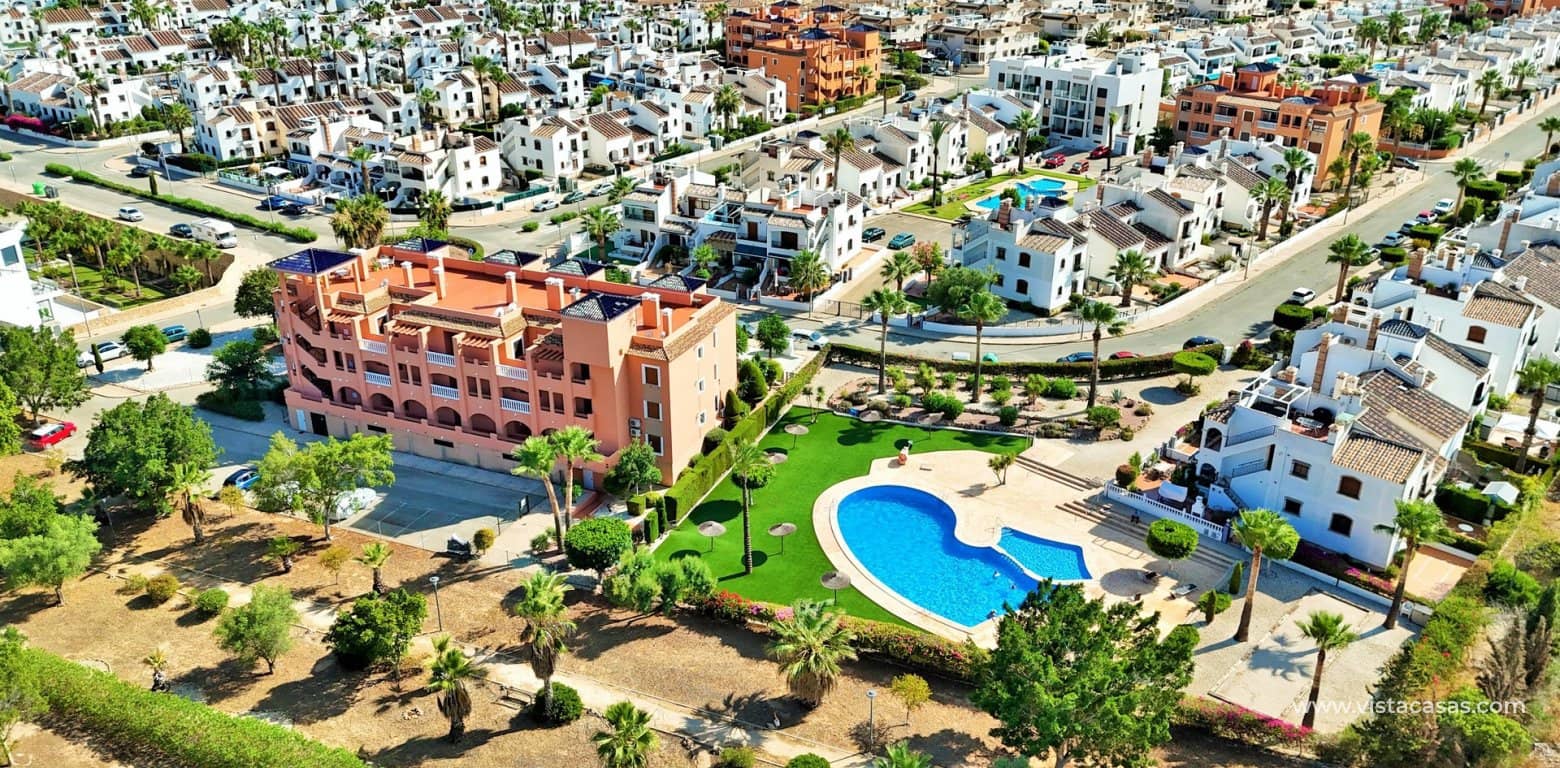 2 soveværelse Lejlighed til salg i Villamartin med swimmingpool - € 179.999 (Ref: 9137498)