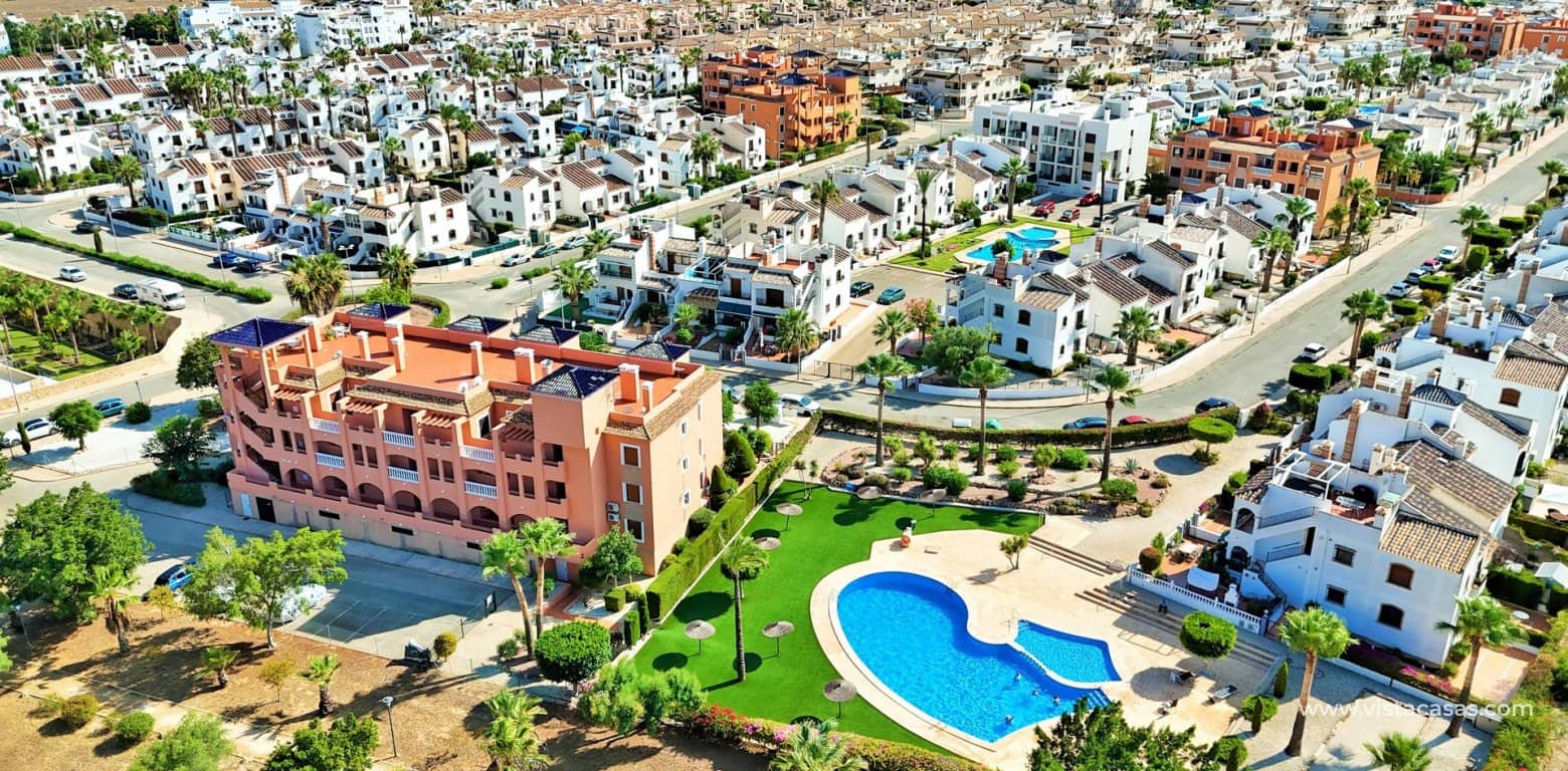 2 soveværelse Lejlighed til salg i Villamartin med swimmingpool - € 179.999 (Ref: 9137498)