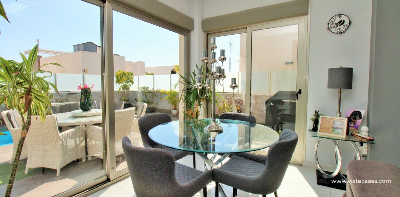 4 soverom Villa til salgs i Villamartin med svømmebasseng - € 477 000 (Ref: 9162980)