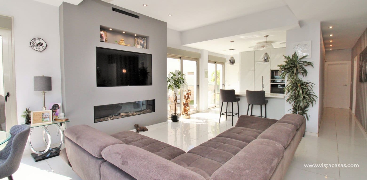 4 soverom Villa til salgs i Villamartin med svømmebasseng - € 477 000 (Ref: 9162980)