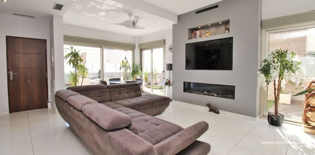 4 soverom Villa til salgs i Villamartin, Orihuela med svømmebasseng - € 477 000 (Ref: 9162980)