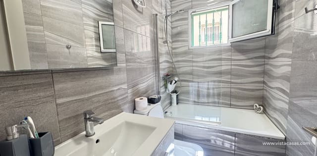 4 camera da letto Villa in vendita in Villamartin, Orihuela - 299.000 € (Rif: 9166377)