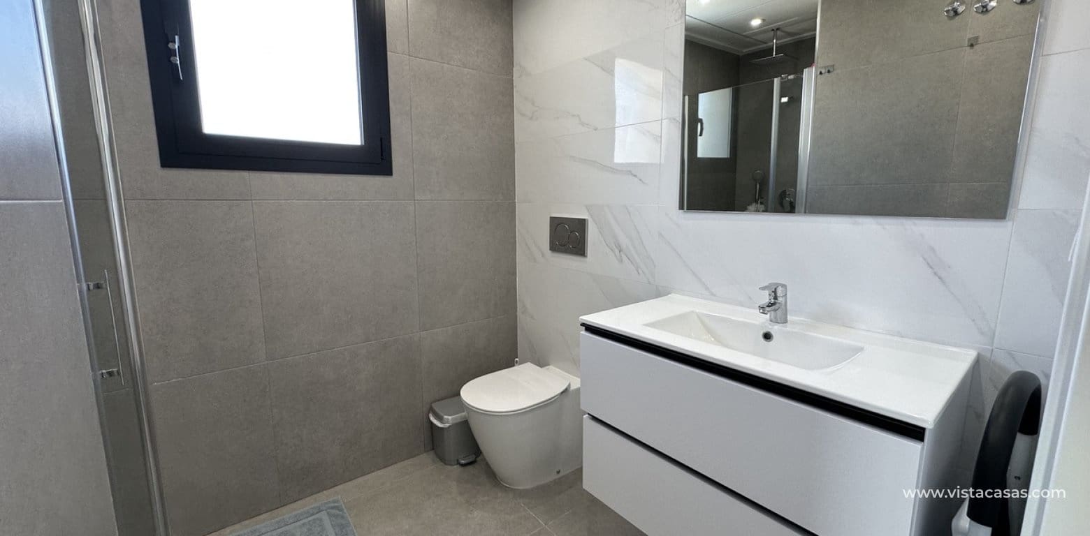 2 soveværelse Lejlighed til salg i Villamartin - € 399.500 (Ref: 9166378)