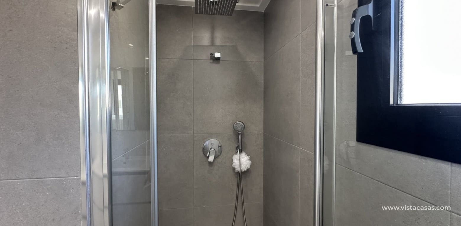 2 soveværelse Lejlighed til salg i Villamartin - € 399.500 (Ref: 9166378)