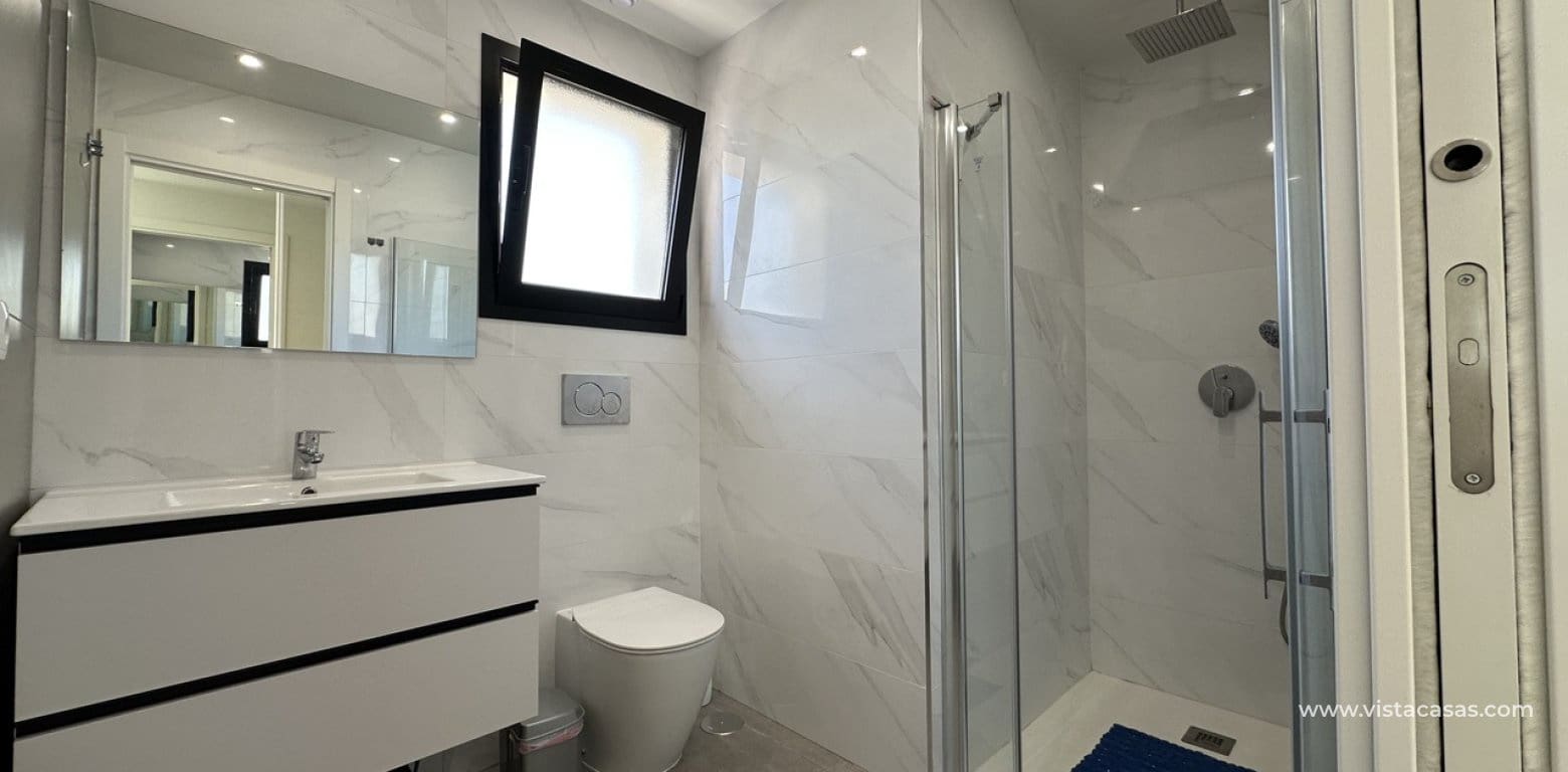 2 soveværelse Lejlighed til salg i Villamartin - € 399.500 (Ref: 9166378)