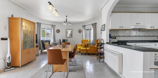 Chalet de 4 habitaciones en Playa Flamenca, Orihuela en venta - 559.000 € (Ref: 9187263)