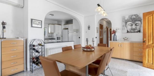 Chalet de 4 habitaciones en Playa Flamenca, Orihuela en venta - 559.000 € (Ref: 9187263)