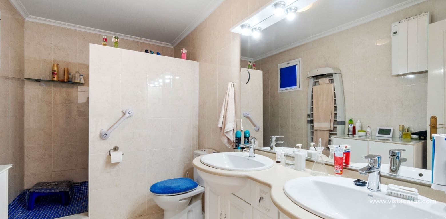 3 makuuhuone Omakotitalo myytävänä paikassa Playa Flamenca - 339 000 € (Ref: 9199646)