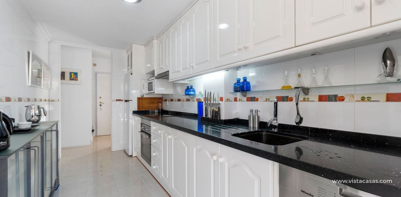 3 makuuhuone Omakotitalo myytävänä paikassa Playa Flamenca - 339 000 € (Ref: 9199646)