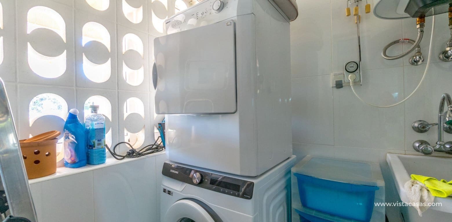 3 makuuhuone Omakotitalo myytävänä paikassa Playa Flamenca - 339 000 € (Ref: 9199646)