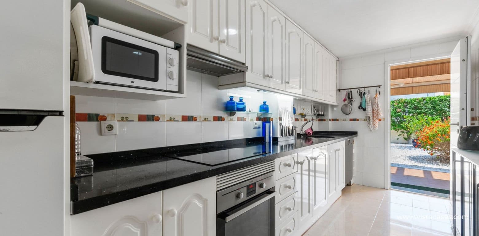 3 makuuhuone Omakotitalo myytävänä paikassa Playa Flamenca - 339 000 € (Ref: 9199646)