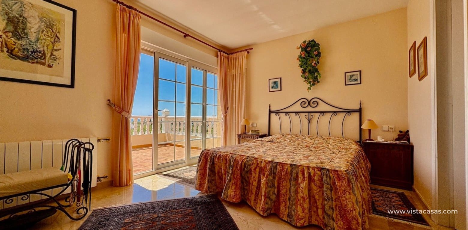 3 bedroom Villa for sale in Villamartin - € 435,000 (Ref: 9211425)