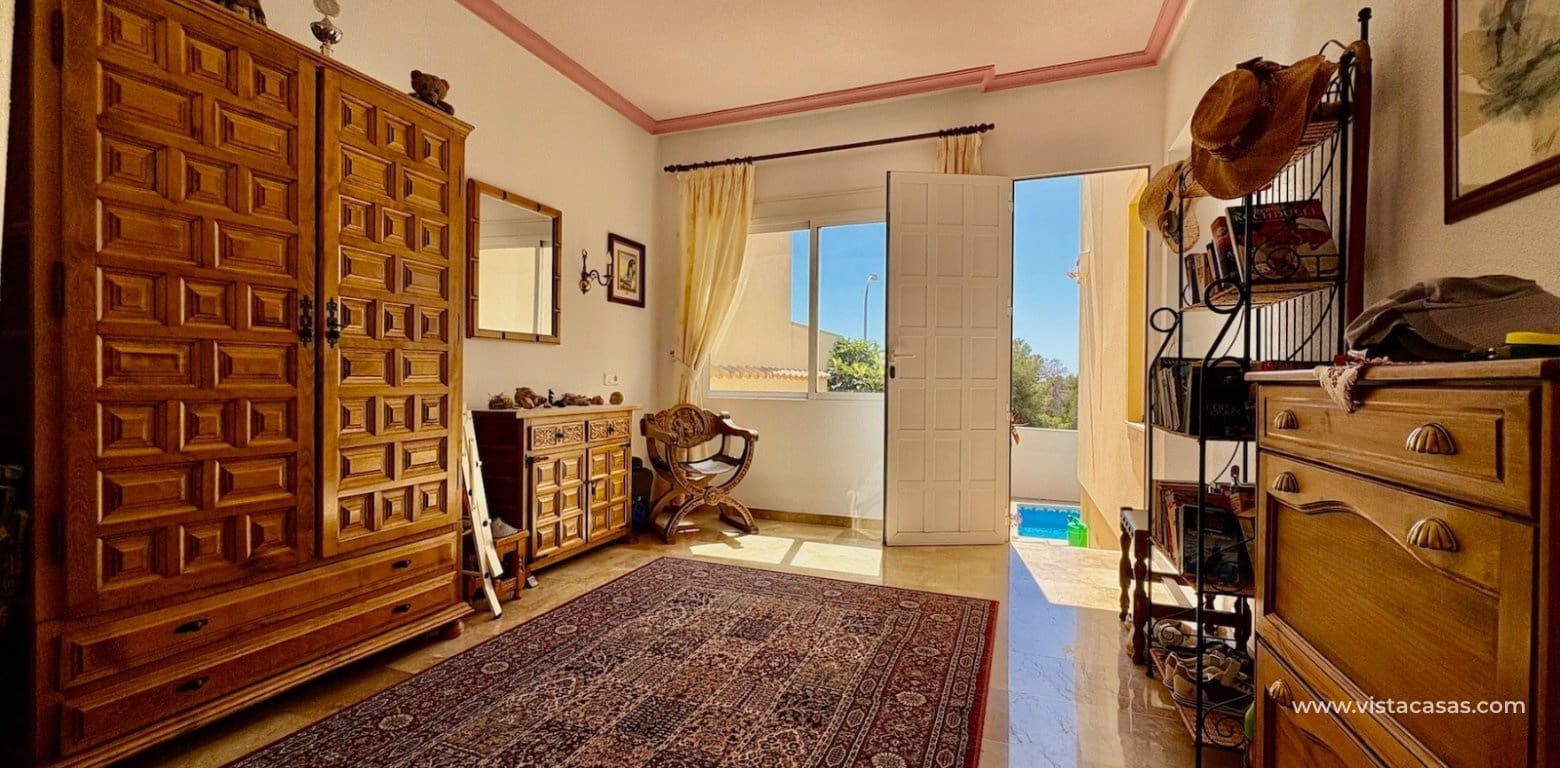 3 bedroom Villa for sale in Villamartin - € 435,000 (Ref: 9211425)