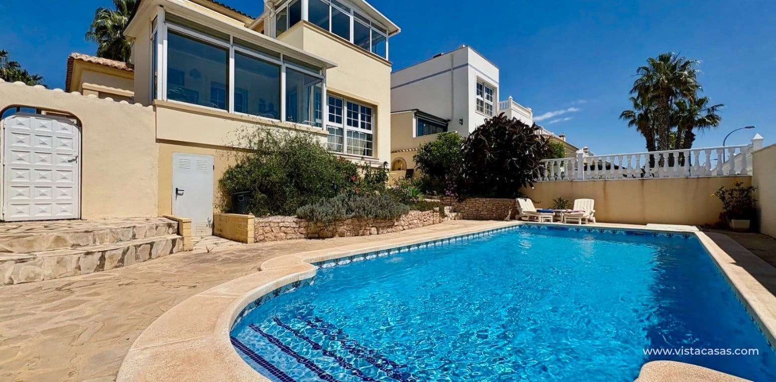 3 bedroom Villa for sale in Villamartin - € 435,000 (Ref: 9211425)