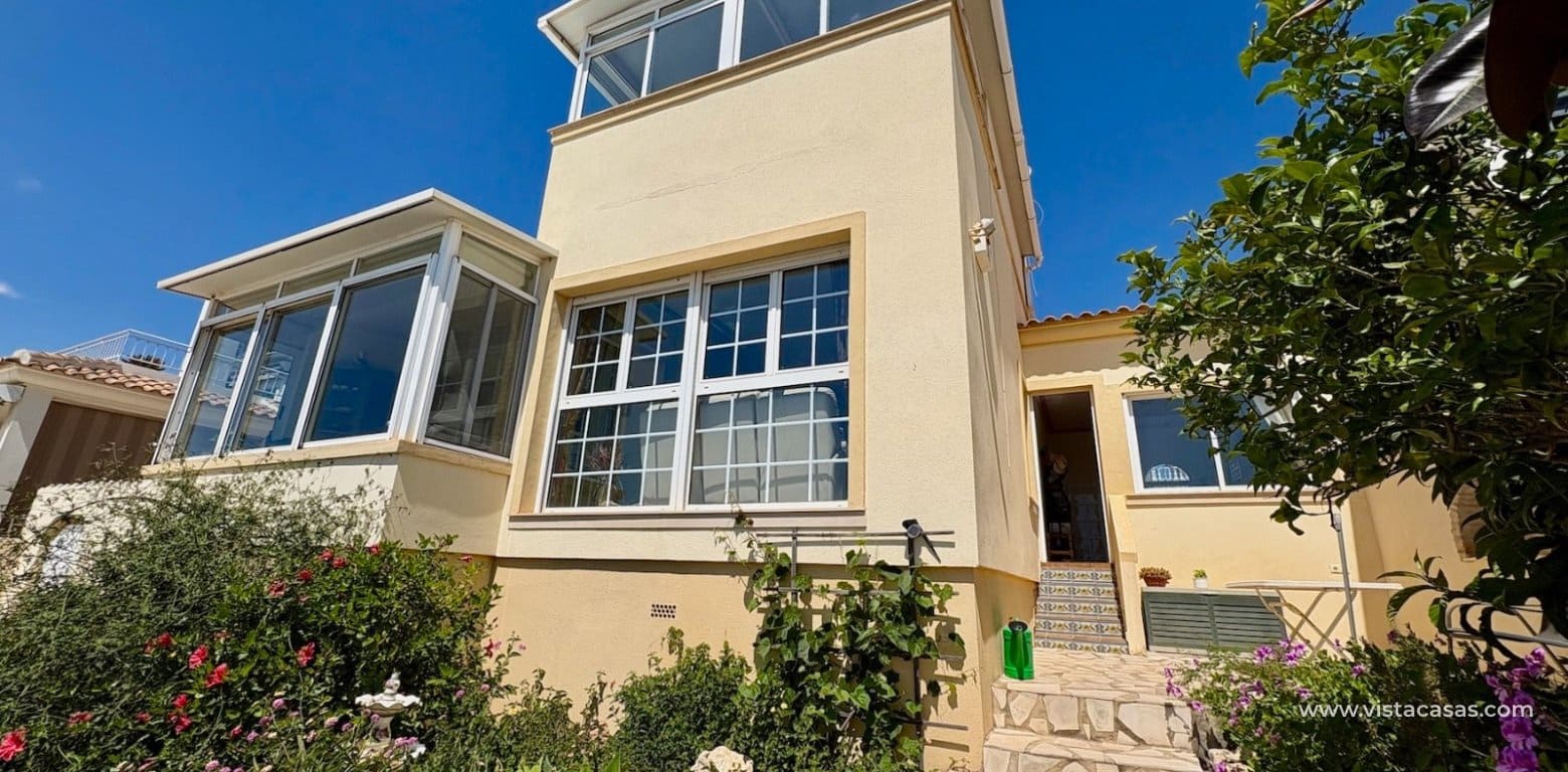 3 bedroom Villa for sale in Villamartin - € 435,000 (Ref: 9211425)