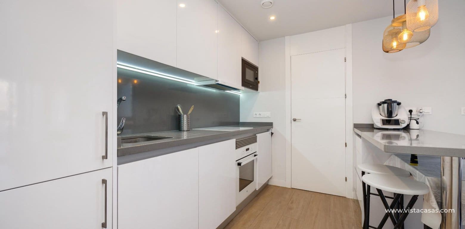 2 soveværelse Lejlighed til salg i Villamartin - € 285.000 (Ref: 9211555)