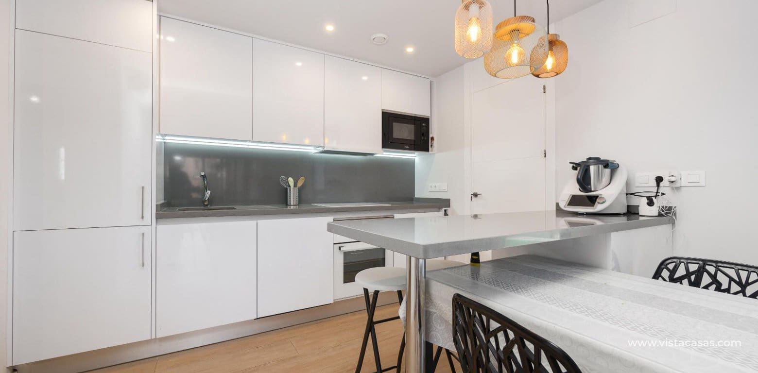 2 soveværelse Lejlighed til salg i Villamartin - € 285.000 (Ref: 9211555)