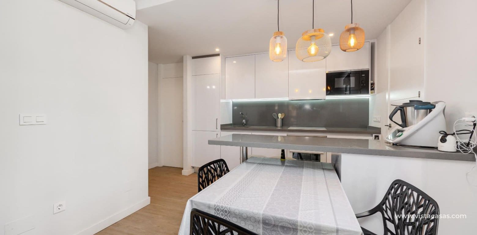 2 soveværelse Lejlighed til salg i Villamartin - € 285.000 (Ref: 9211555)