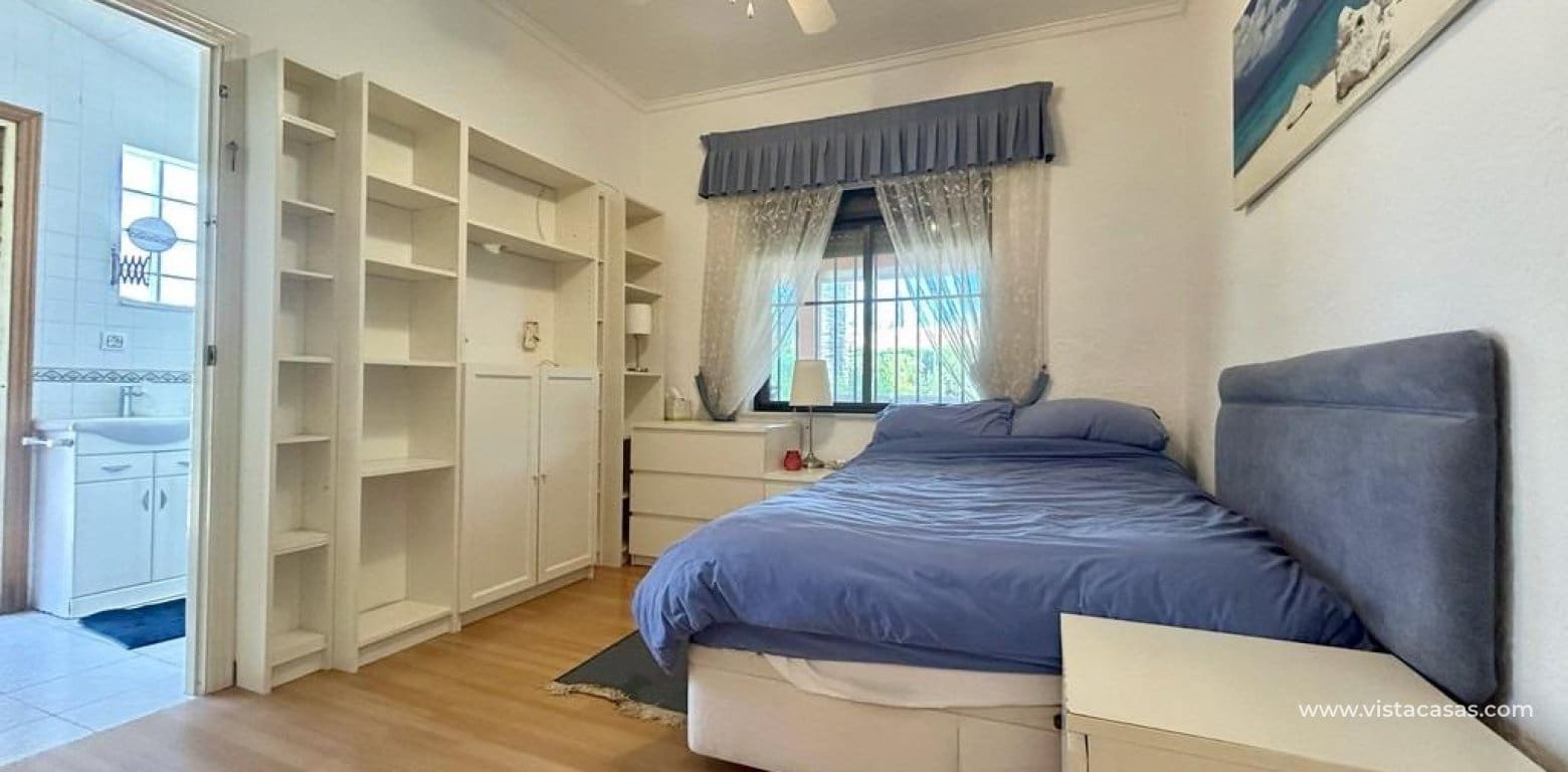 Chalet de 3 habitaciones en Cabo Roig en venta - 790.000 € (Ref: 9248958)