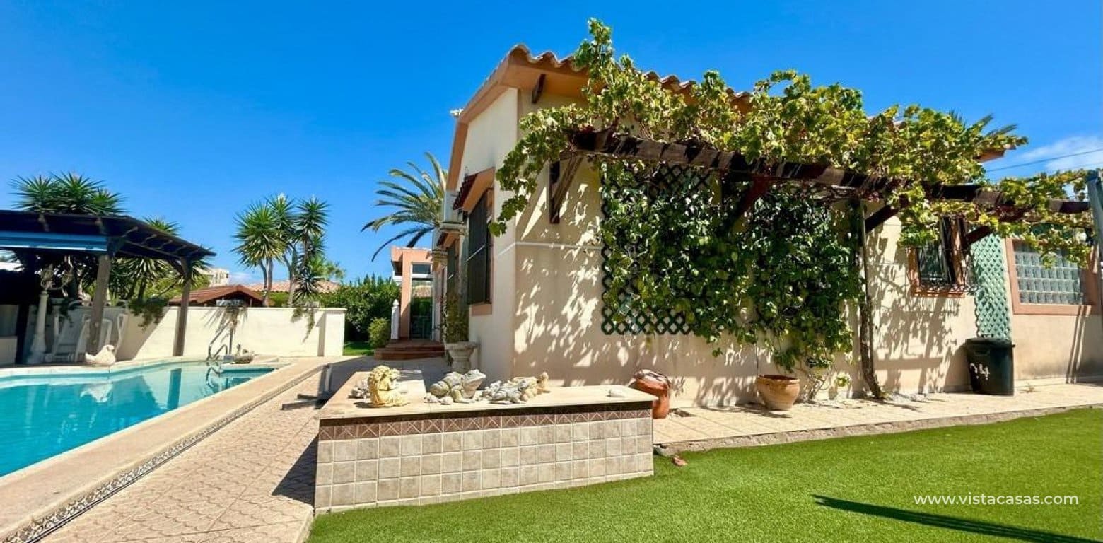 Chalet de 3 habitaciones en Cabo Roig en venta - 790.000 € (Ref: 9248958)