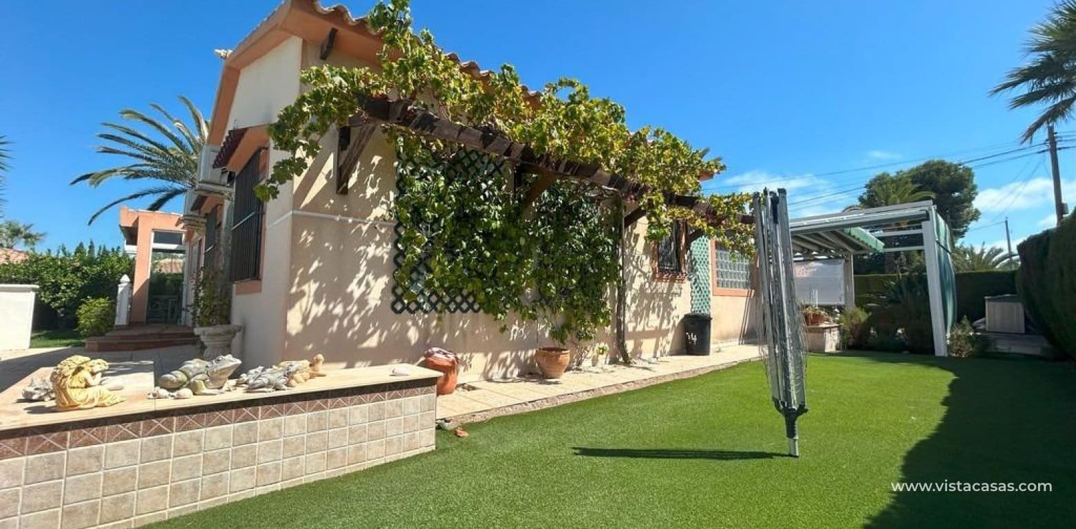 Chalet de 3 habitaciones en Cabo Roig en venta - 790.000 € (Ref: 9248958)