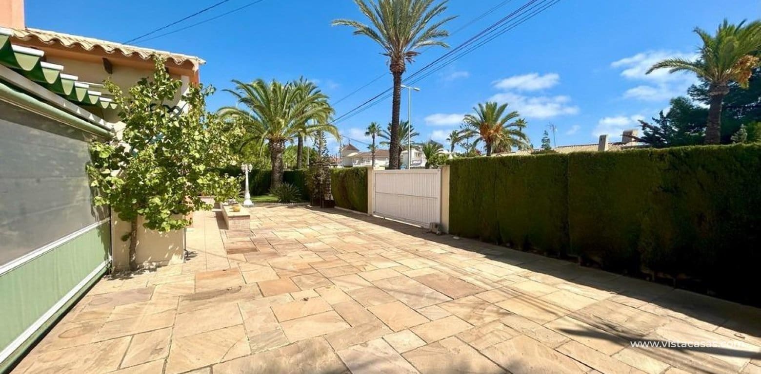 Chalet de 3 habitaciones en Cabo Roig en venta - 790.000 € (Ref: 9248958)