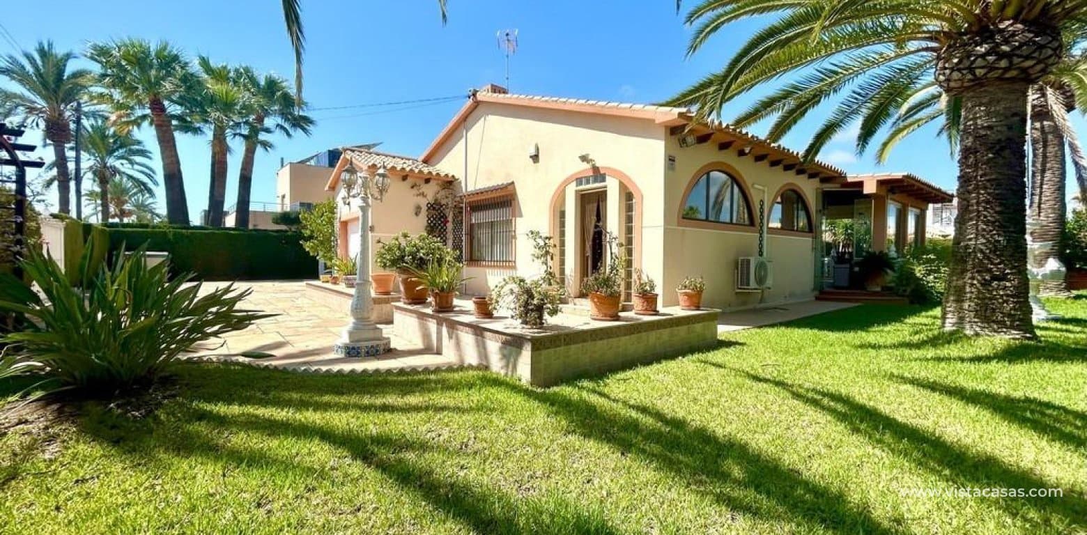Chalet de 3 habitaciones en Cabo Roig en venta - 790.000 € (Ref: 9248958)