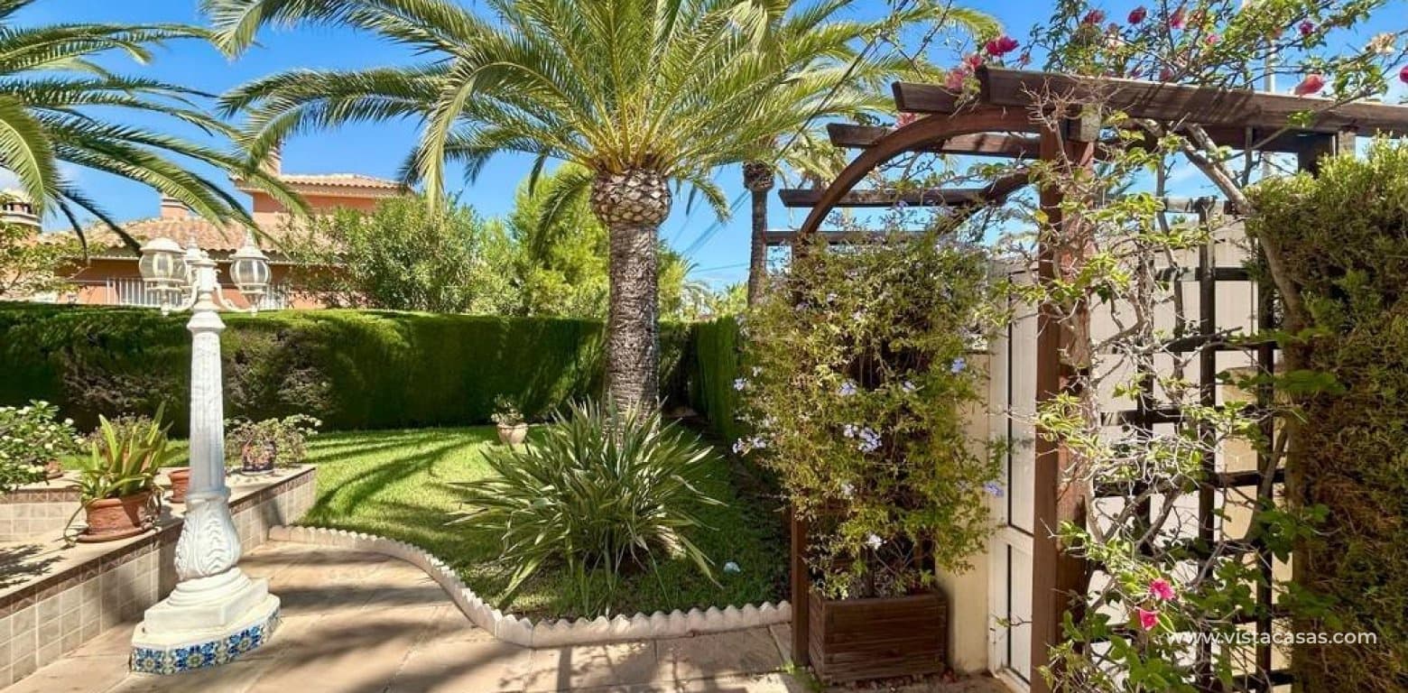 Chalet de 3 habitaciones en Cabo Roig en venta - 790.000 € (Ref: 9248958)