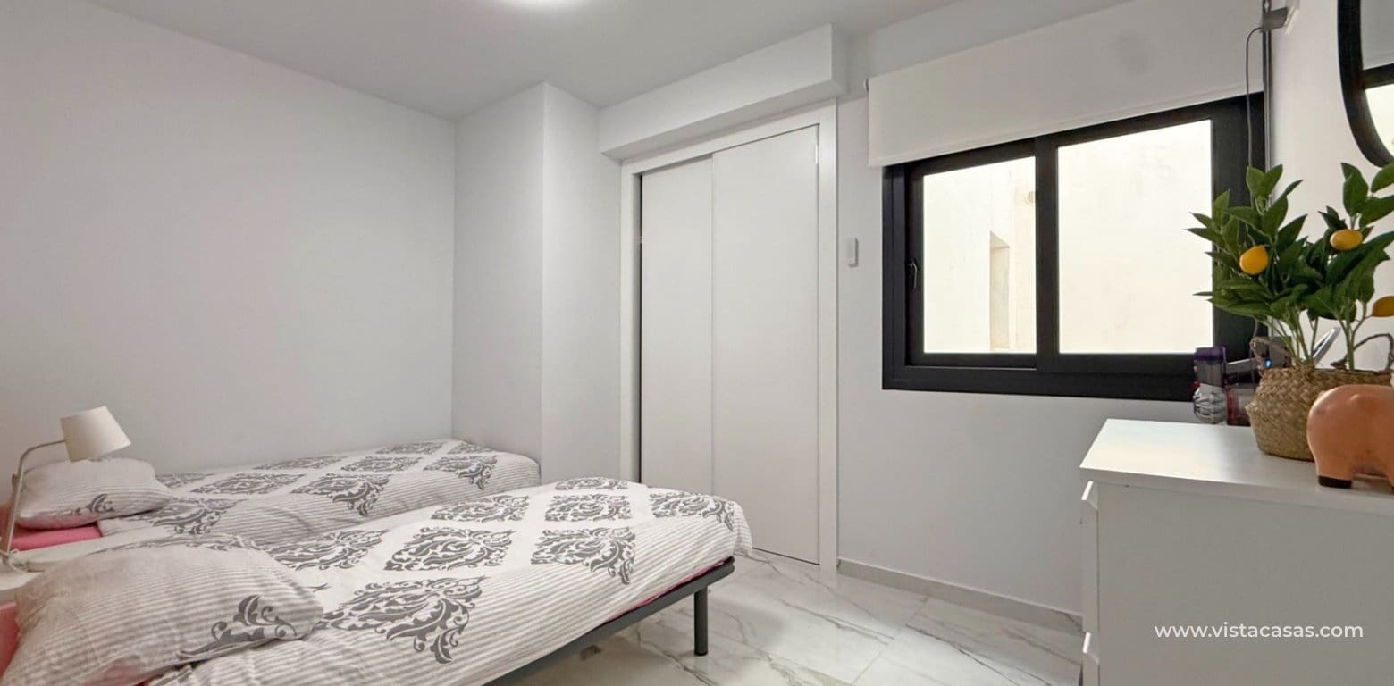 2 slaapkamer Appartement te koop in Villamartin - € 249.000 (Ref: 9266594)