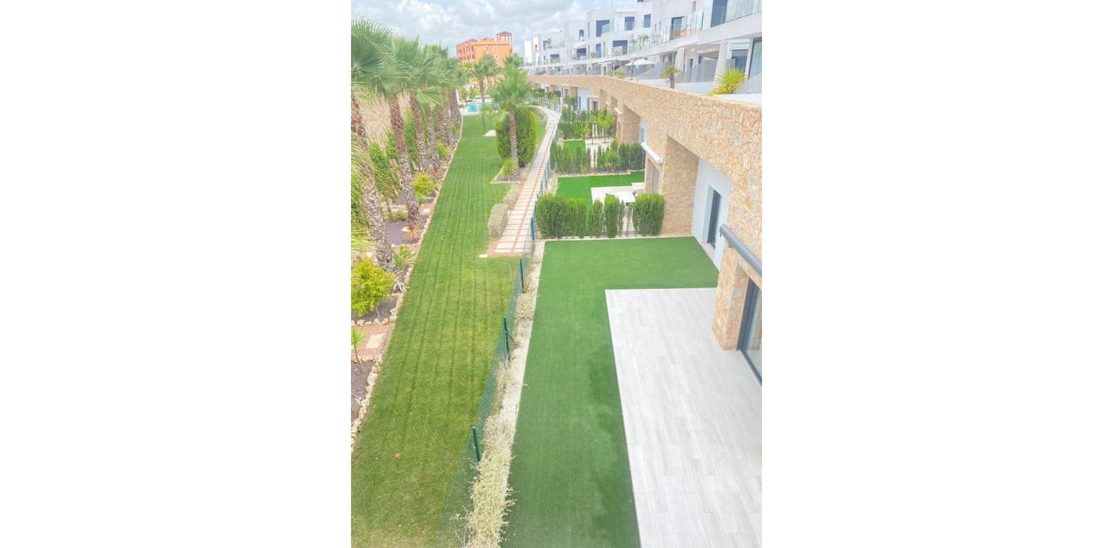 Apartamento de 2 habitaciones en Villamartin en venta - 250.000 € (Ref: 9274151)