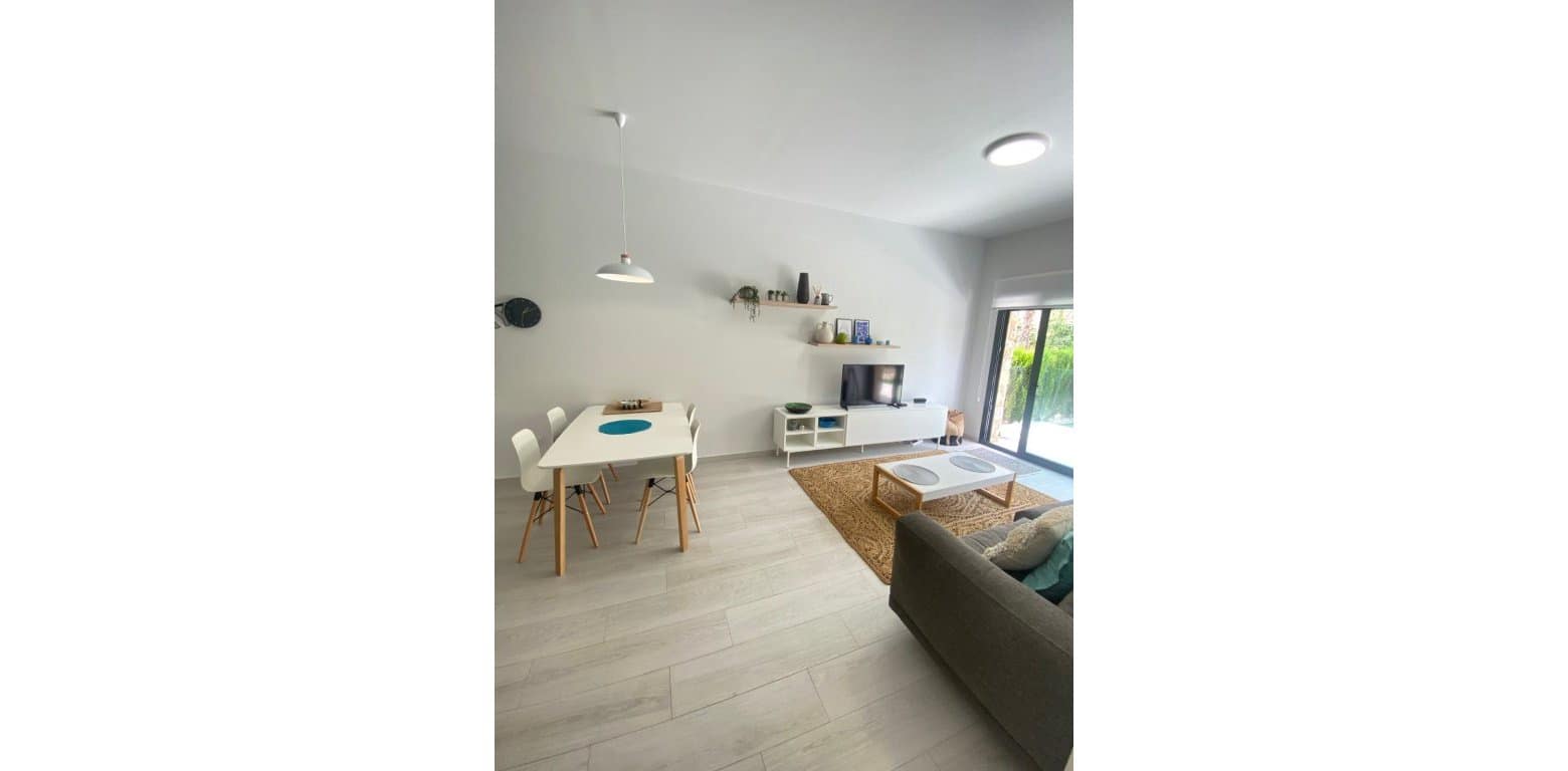 Apartamento de 2 habitaciones en Villamartin en venta - 250.000 € (Ref: 9274151)