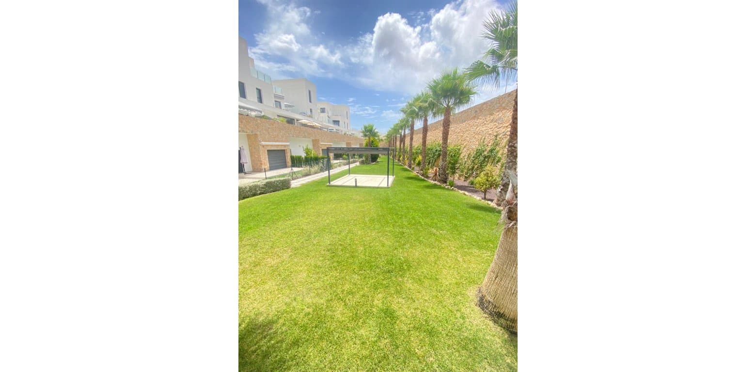 Apartamento de 2 habitaciones en Villamartin en venta - 250.000 € (Ref: 9274151)