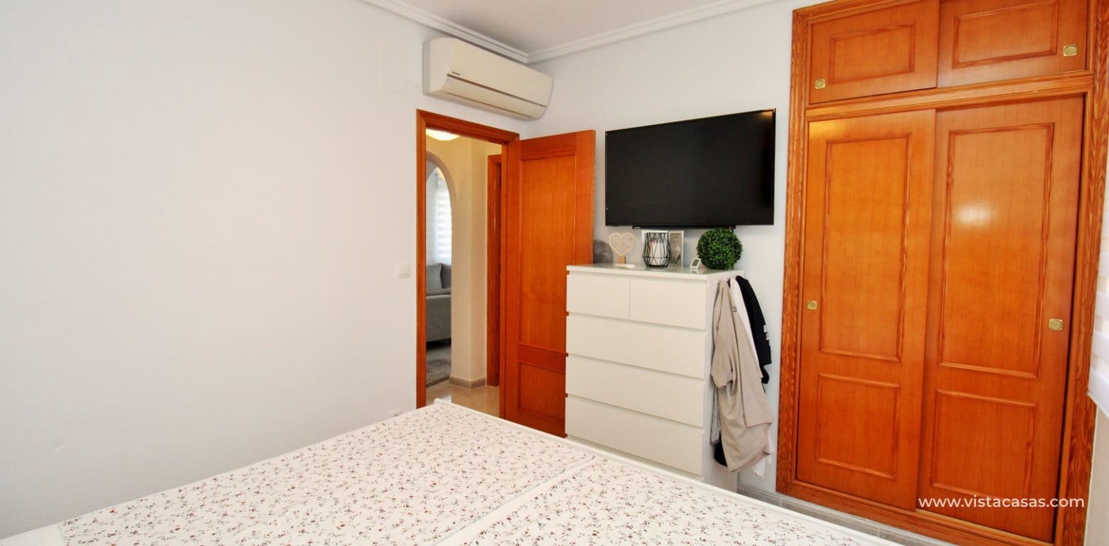 4 slaapkamer Villa te koop in Villamartin met zwembad - € 379.000 (Ref: 9275653)