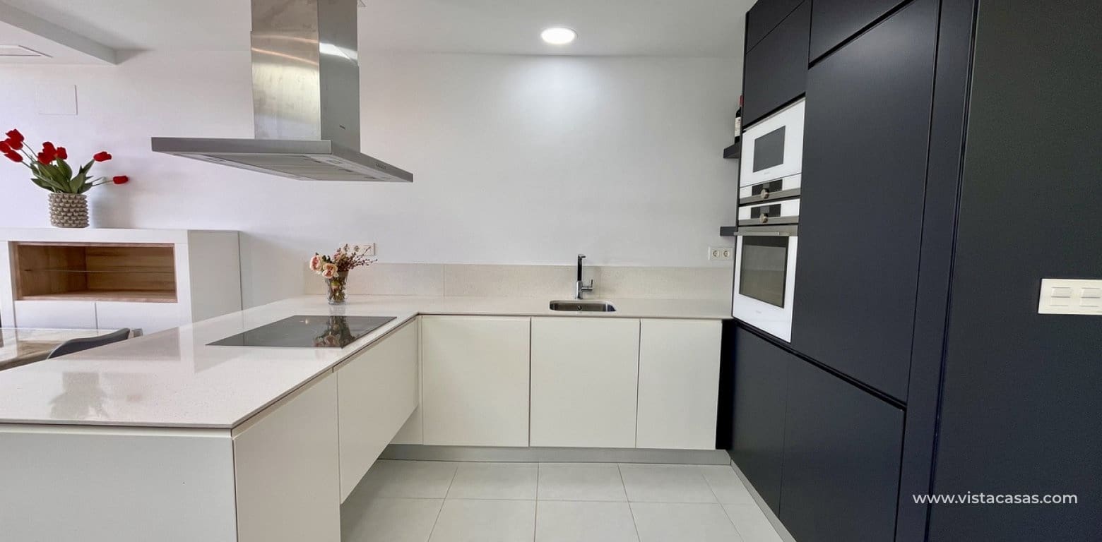 3 bedroom Villa for sale in Villamartin - € 585,000 (Ref: 9285680)