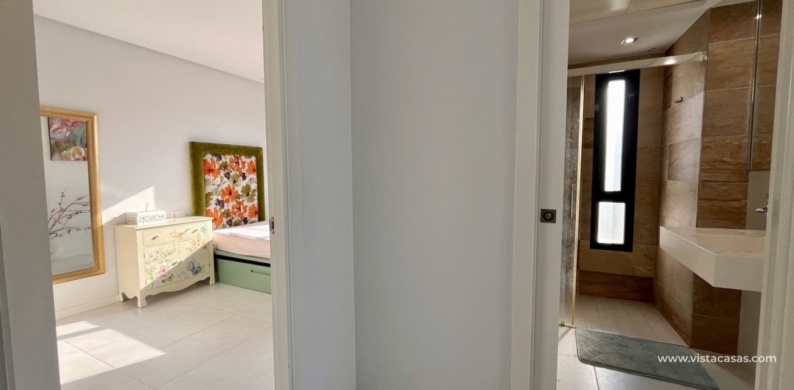 3 bedroom Villa for sale in Villamartin - € 585,000 (Ref: 9285680)