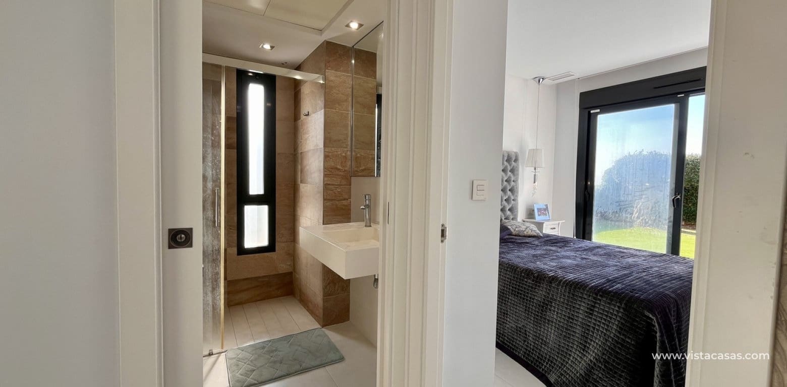 3 bedroom Villa for sale in Villamartin - € 585,000 (Ref: 9285680)