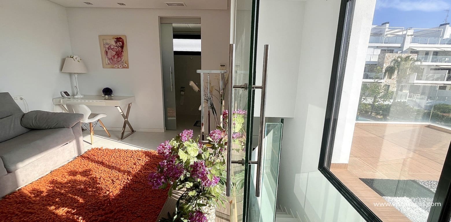 3 bedroom Villa for sale in Villamartin - € 585,000 (Ref: 9285680)