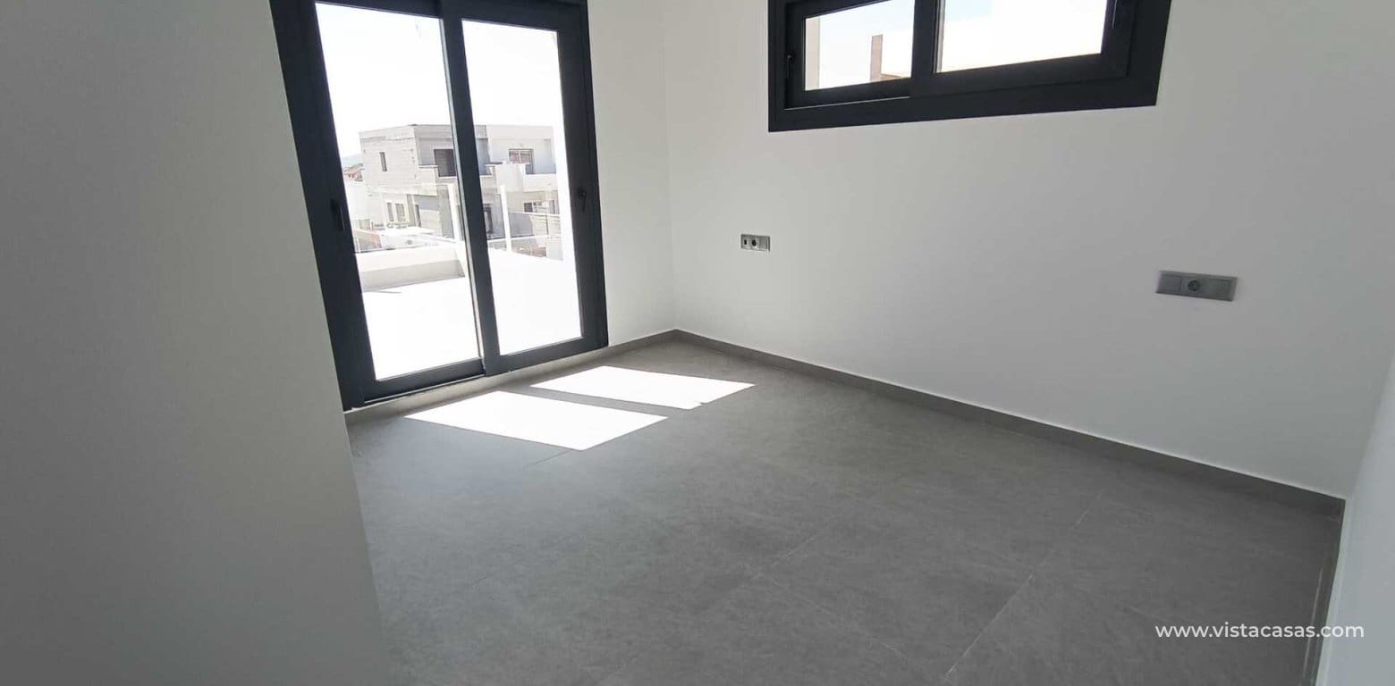 3 slaapkamer Villa te koop in Daya Nueva - € 299.000 (Ref: 9289368)