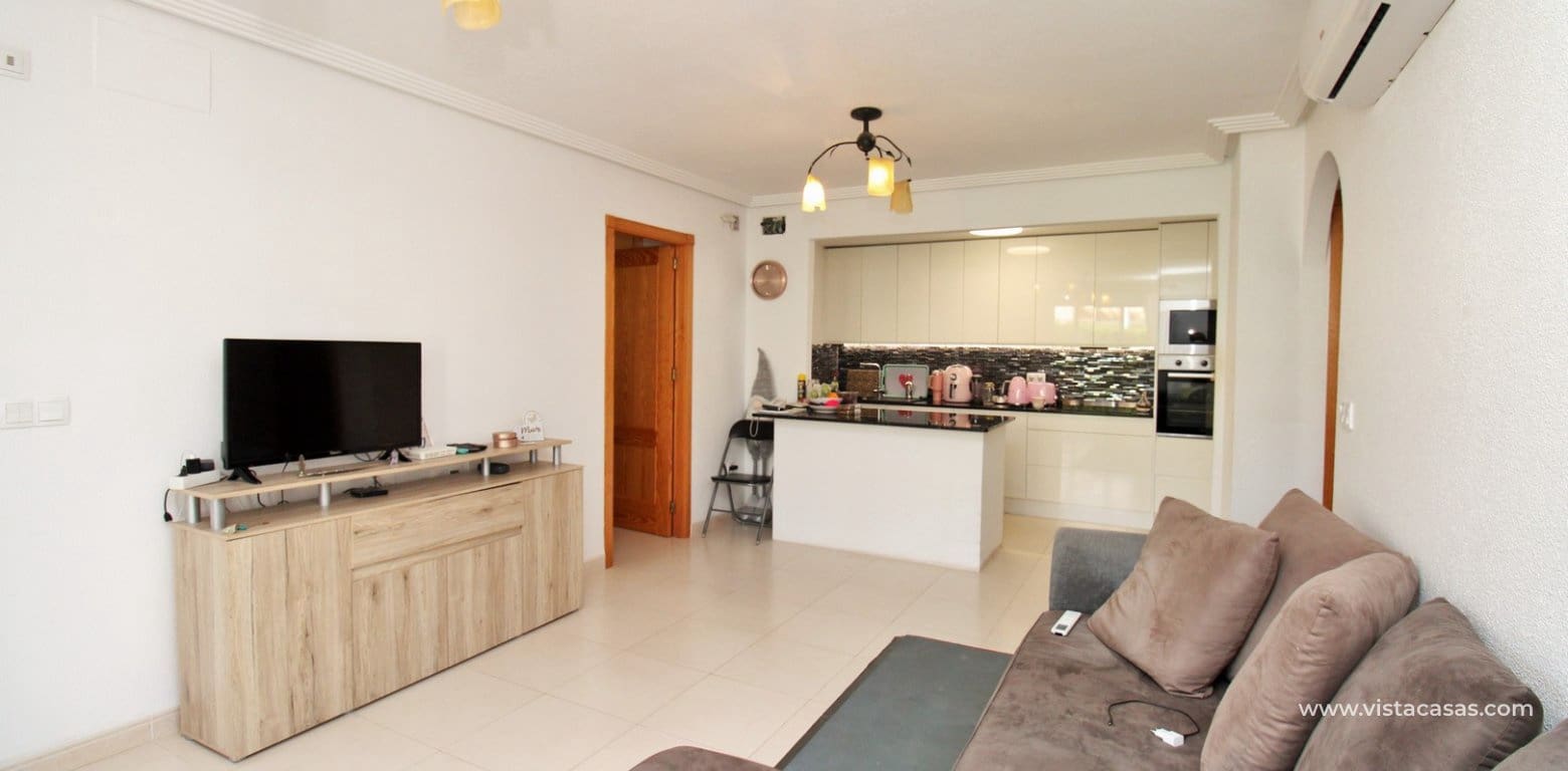 2 Zimmer Apartment zu verkaufen in Playa Flamenca mit Pool - 215.000 € (Ref: 9301981)