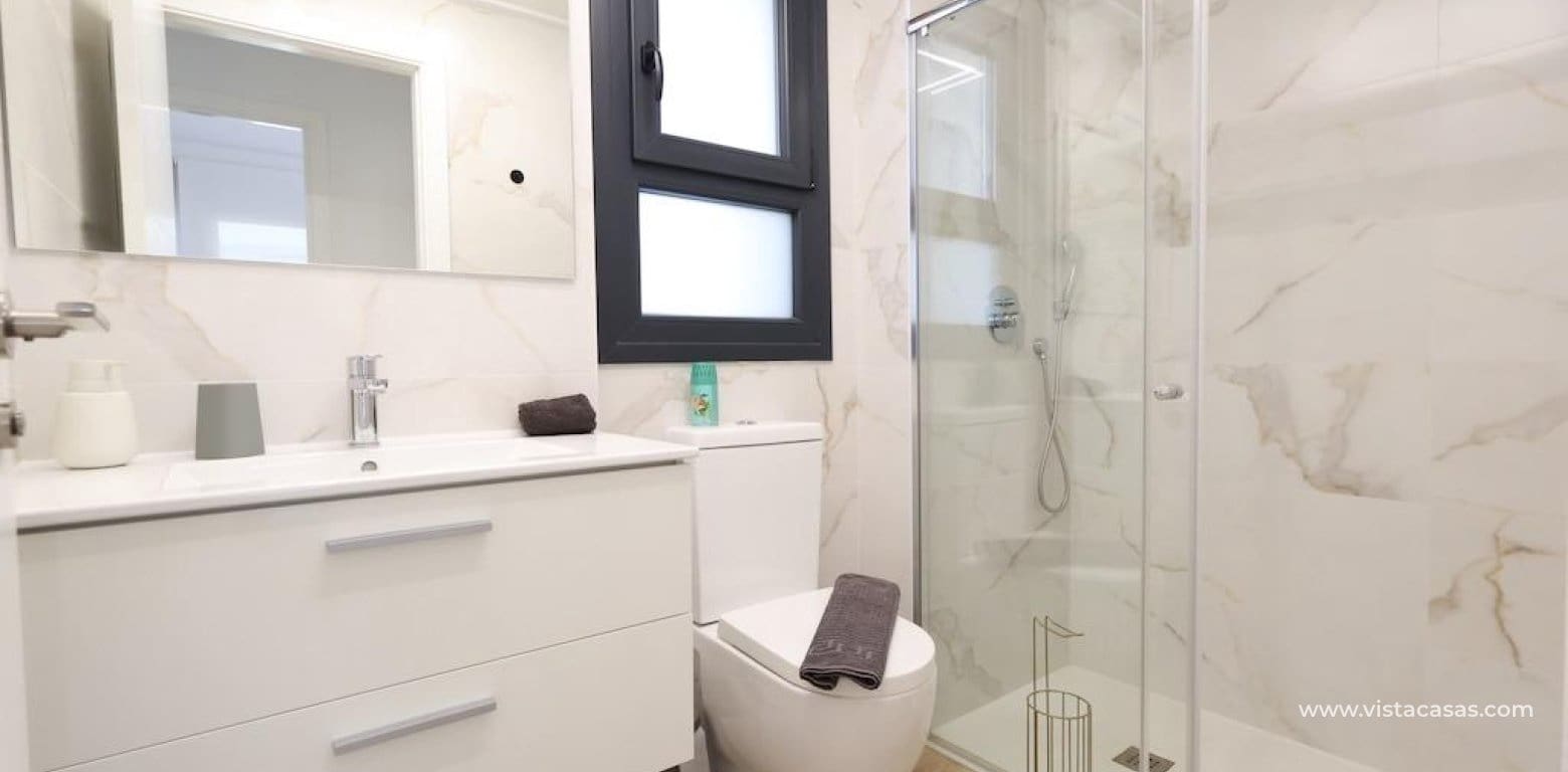 Apartamento de 2 habitaciones en Villamartin en venta - 270.000 € (Ref: 9331031)