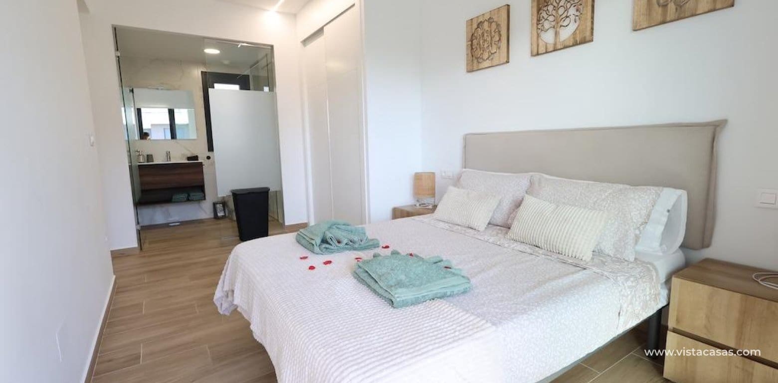 Apartamento de 2 habitaciones en Villamartin en venta - 270.000 € (Ref: 9331031)