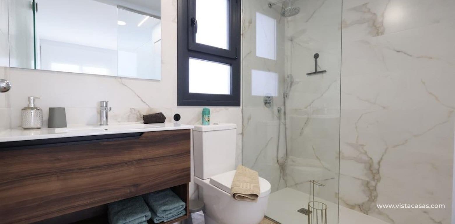 Apartamento de 2 habitaciones en Villamartin en venta - 270.000 € (Ref: 9331031)