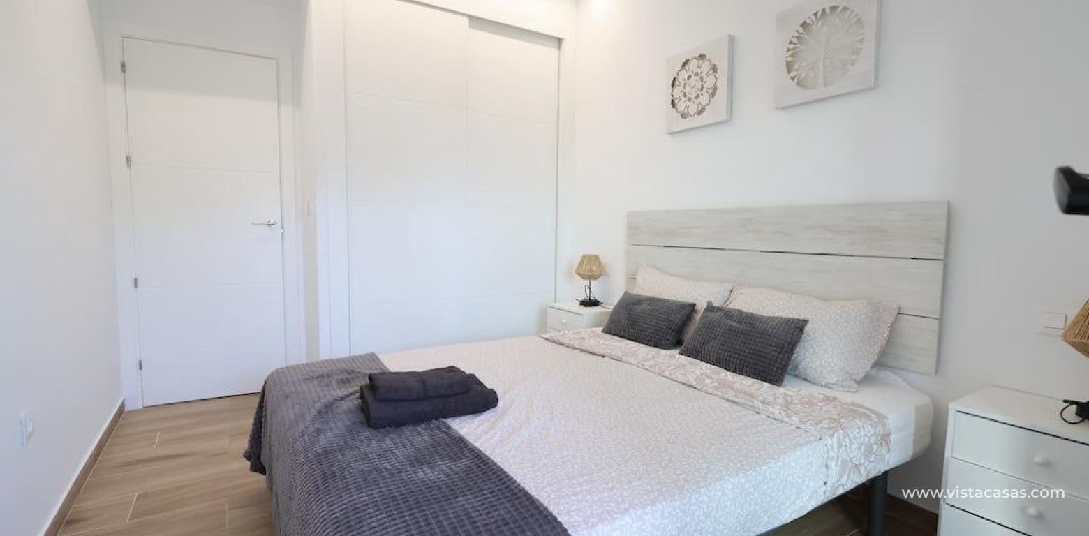 Apartamento de 2 habitaciones en Villamartin en venta - 270.000 € (Ref: 9331031)